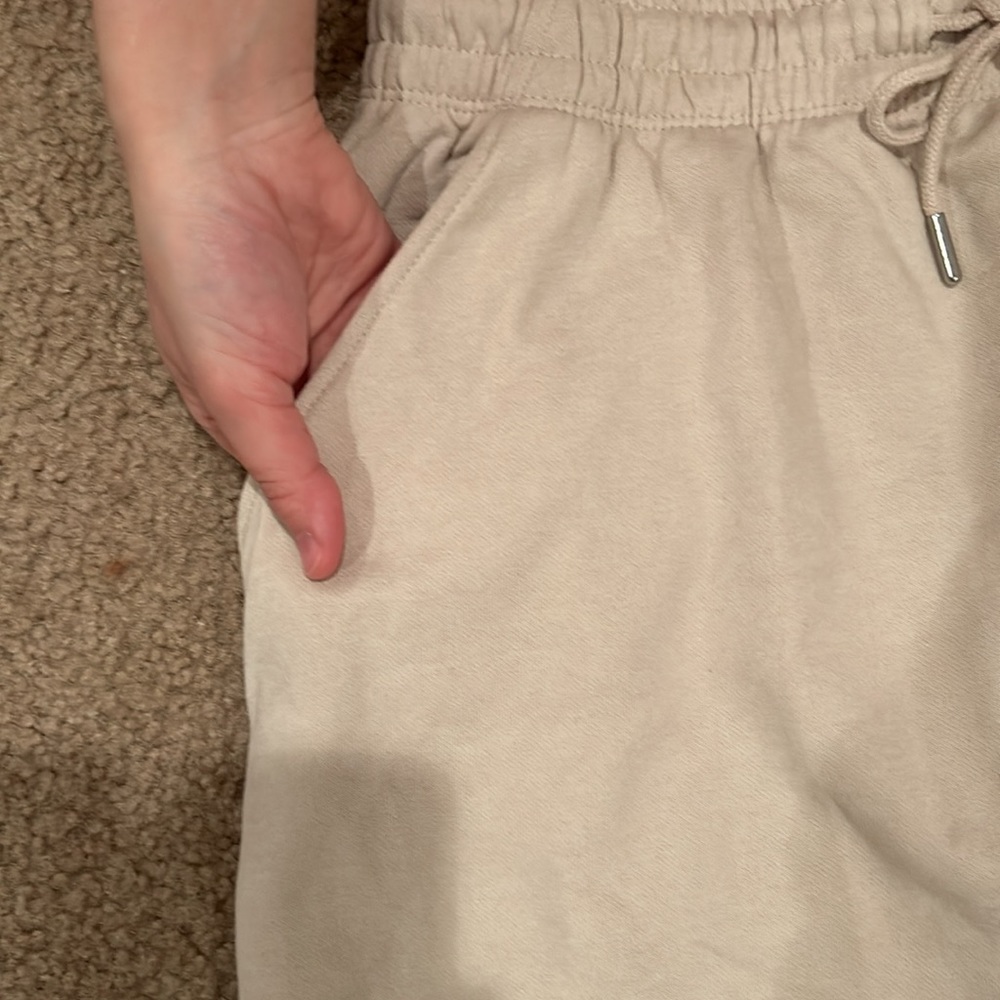 NWT H&M Midi Cream Skirt Size M - Picture 2 of 5